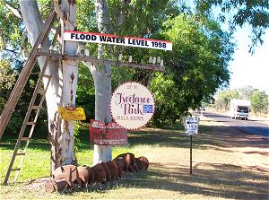 Goldies flood marker on the Gorge Road.